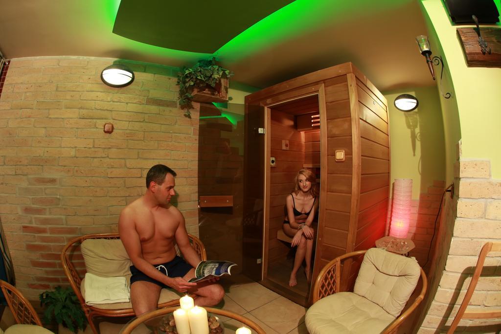 Bed and Breakfast Napraforgo Wellness Haz Es Panzio Печ Экстерьер фото
