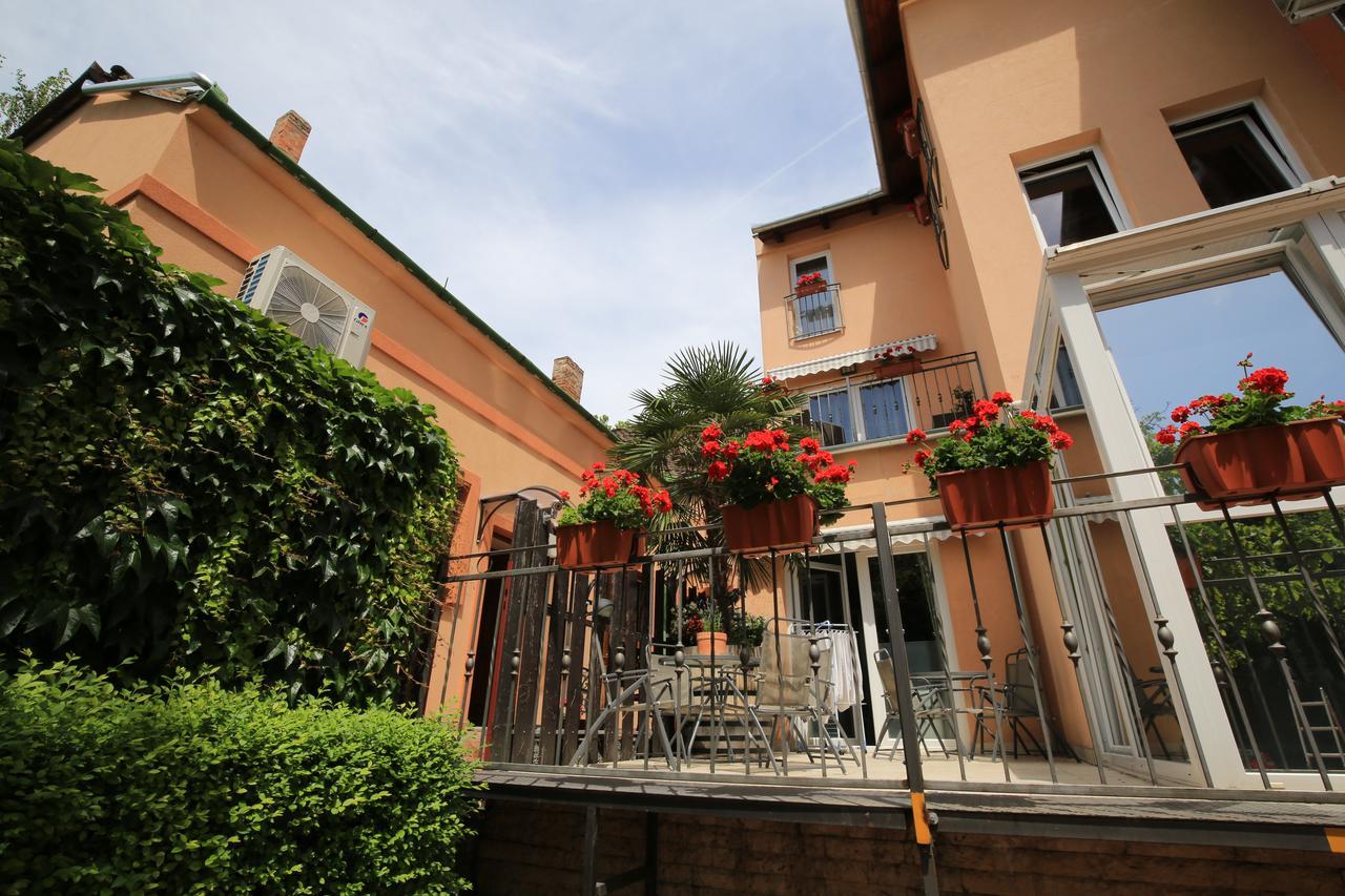 Bed and Breakfast Napraforgo Wellness Haz Es Panzio Печ Экстерьер фото
